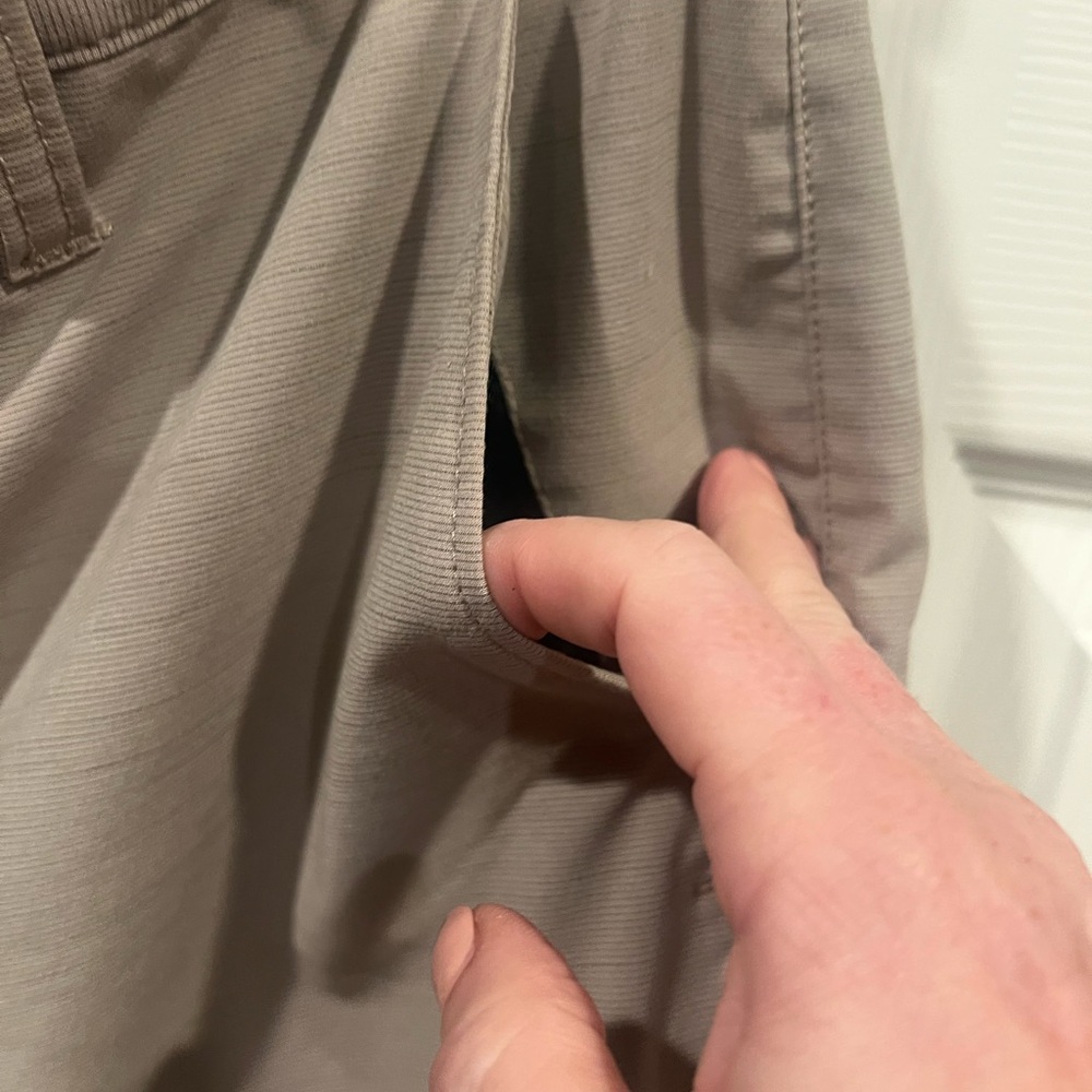 Billabong Light Tan Shorts - Picture 7 of 13